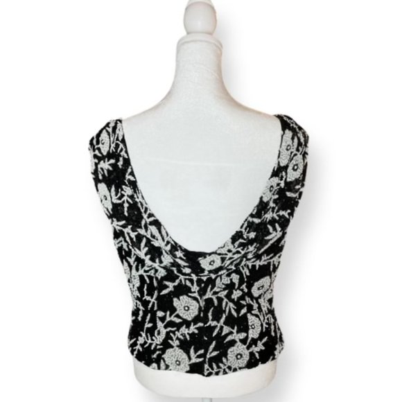 'Cecily Brown' Black and White Beaded Top with Floral Design size Large - Picture 3 of 13